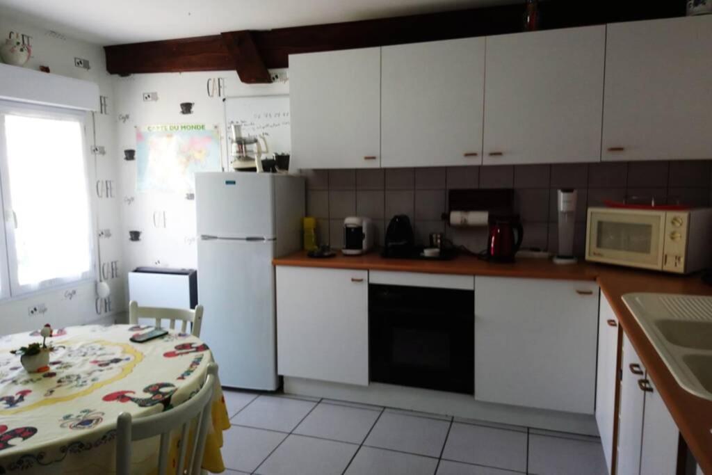 Chez Fabienne T2 Apartman Le Breuil-sur-Couze Kültér fotó